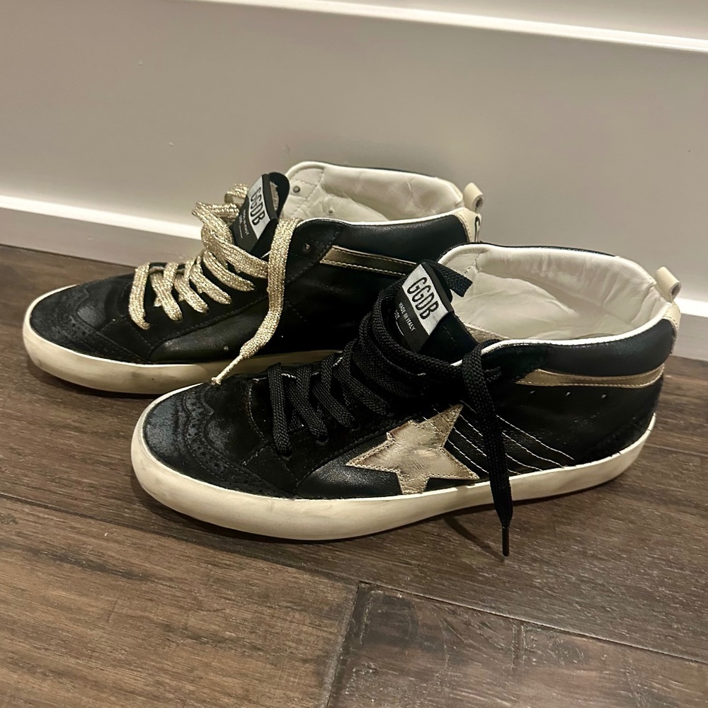 Golden Goose Black and Gold Mid Stars